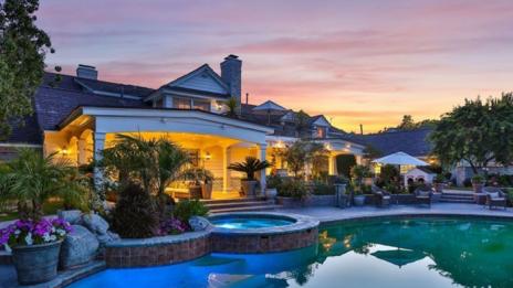 Джей Ло продаде уникално имение за 10 милиона долара