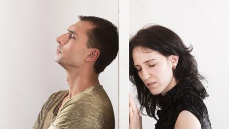 Попаднали сте на недоверчив мъж? Не го съдете!