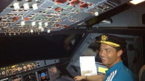 Надникнете в частния самолет на Кристиано Роналдо