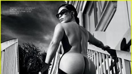 Ким Кардашян пак заголи прелести