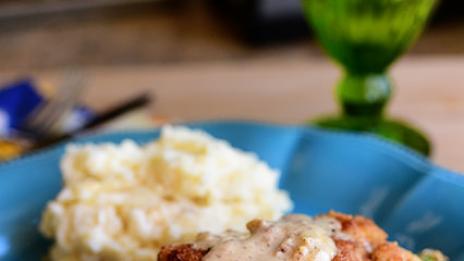 Пиле с броколи и сос от горчица