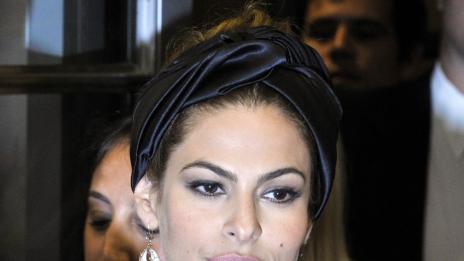 Ева Мендес накара бившия си да се грижи за кучето на Райън Гослинг