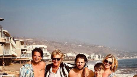 Род Стюарт събра синовете си в Малибу