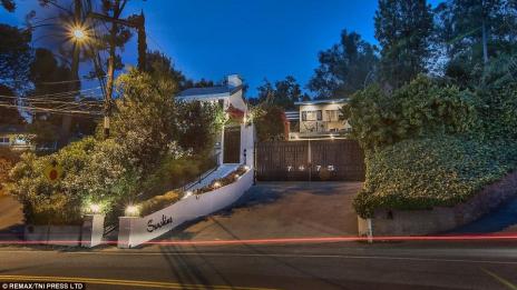 Вини Джоунс се раздели с приказното си имение