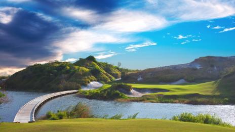 Най-новият голф курорт във Флорида отвори врати и вече трупа слава