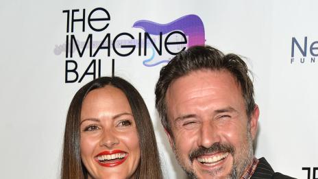 Дейвид Аркет за годеницата си: „Ние все още сме заедно“