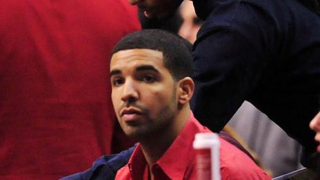 Дрейк забрани на Риана да говори с Крис Браун