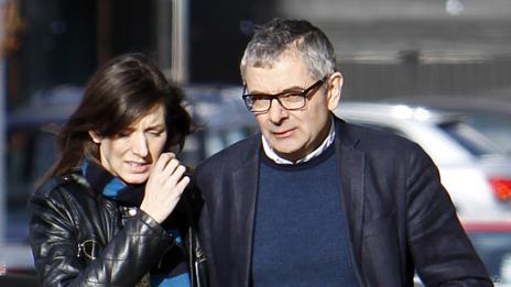 Мистър Бийн си хвана младо гадже