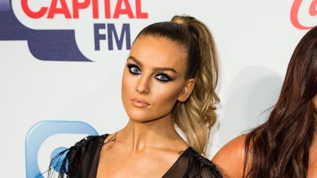 Пери Едуардс заби бившия на Ели Голдинг