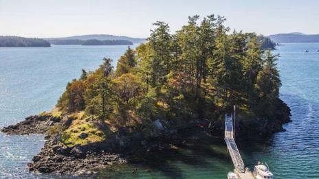 Частният остров, който беше собственост на Джийн Хекман