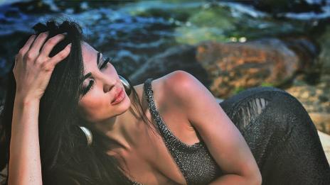 Райна събра тен на остров Боракай