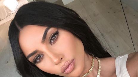 Ким Кардашян прекарва 30 мин на ден в Instagram