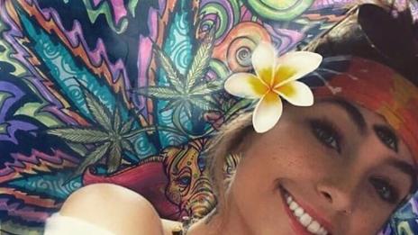 Парис Джексън за филма за татко й: Успокойте се