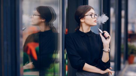 Безопасни ли са наистина електронните цигари?
