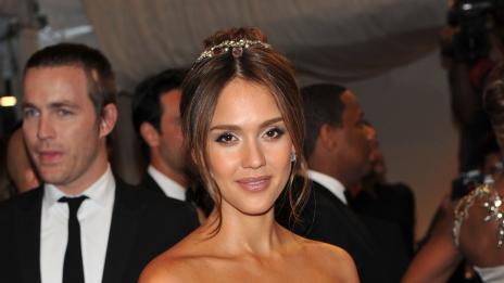 Джесика Алба ражда под хипноза