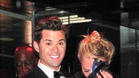 Готова за леглото! Ума Търман – сънена след партито на Met Gala