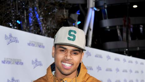 Крис и Риана се заиграха в Туитър