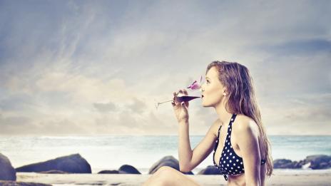 Високата консумация на алкохол увеличава риска от рак на кожата