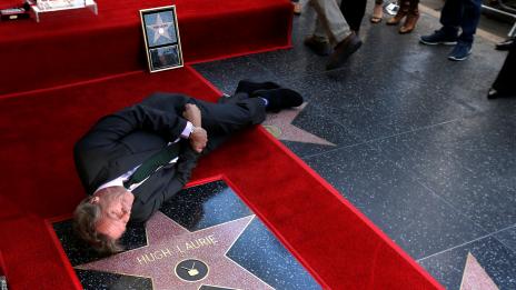 Хю Лори със звезда на Алеята на славата