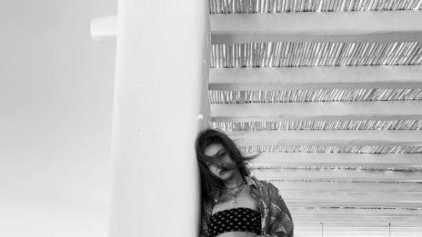 Горещото лято на Бела и Джиджи Хадид