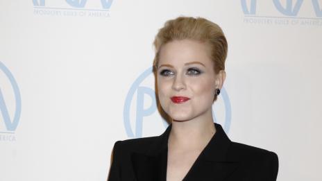 Ивън Рейчъл Уд  e бременна