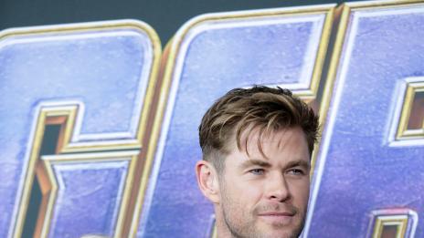 Откровено с Крис Хемсуърт: За какво му се дразни Елза?