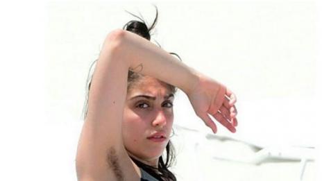 И Лурдес тръгна космата като майка си