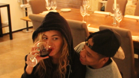 Бионсе слага край на слуховете с чаша вино