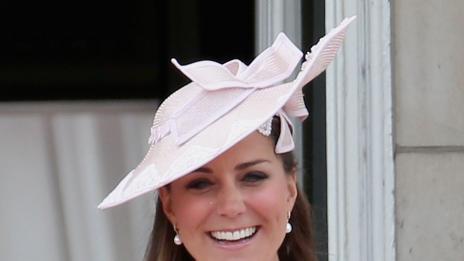 Кейт Мидълтън хапнала пица след като родила