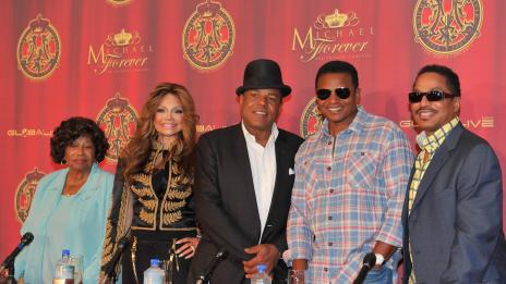 Джаксънови срещу д-р Конрад Мъри. Битката продължава