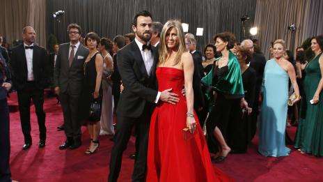 Дженифър и Джъстин най-накрая се нанасят в луксозния си дом