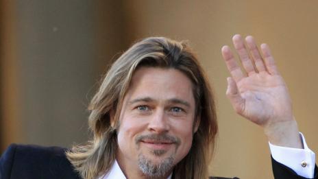 Брад Пит съобщи в китайския Тwitter, че заминава за страната