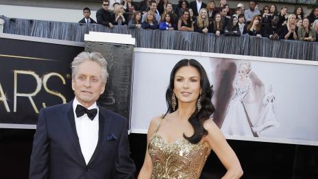 Майката на Майкъл Дъглас твърди, че бракът му е стабилен