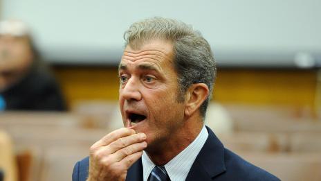 Мел плаща 750 000 долара на Оксана