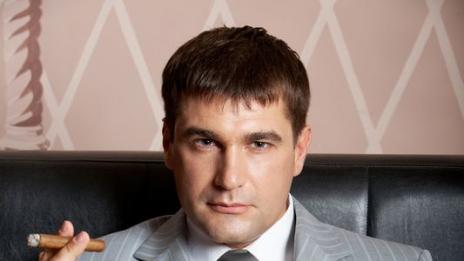 Има ги и такива: богат и скромен