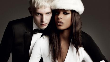 Октомври, според Burberry