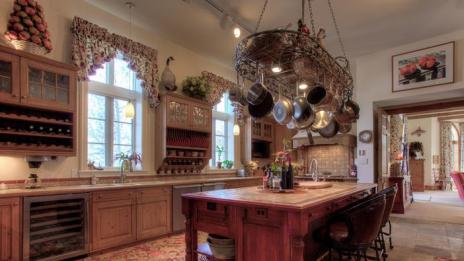 Ранчото "Лудото куче" на Джо Кокър отива на търг