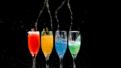 Алкохолът е риск за килограмите! Бутилка бяло вино = на два мазни бургера