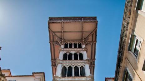 Асансьорът Санта Хуста в Лисабон