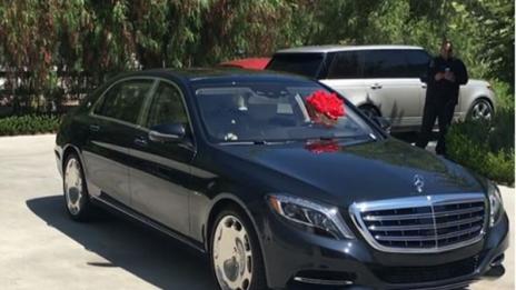 Тайга подари "Мерцедес" на Кайли Дженър за 200 000 долара (ВИДЕО)