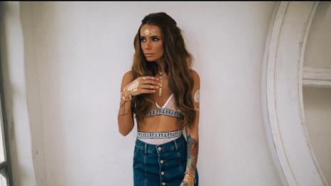 Руската Виктория Бекъм остана само по блясък