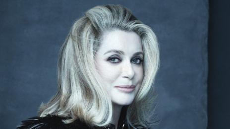 Унила пролет с Катрин Деньов и Louis Vuitton