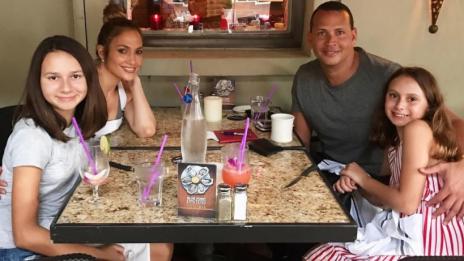 Децата на Алекс влюбени в Джей Ло