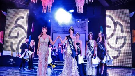 Мина Попова с короната на Lady Universe 2016