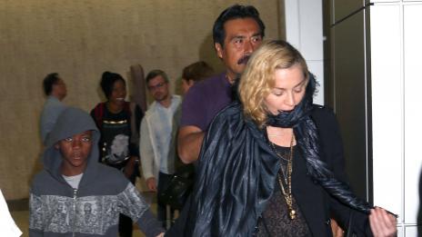 Мадона тръгна по пантофи