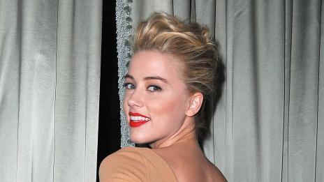 Амбър Хърд е новото лице на Guess