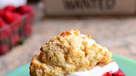 Домашни бисквити с плодове и сметана