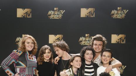 Нетфликс намалява пушенето в проектите си