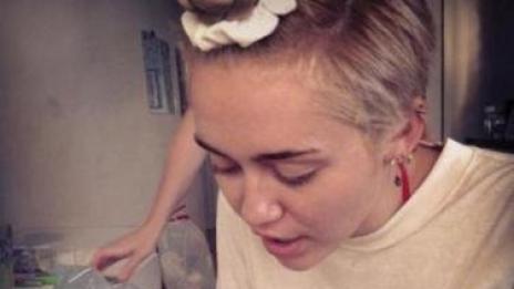 Майли Сайръс вече прави татуировки