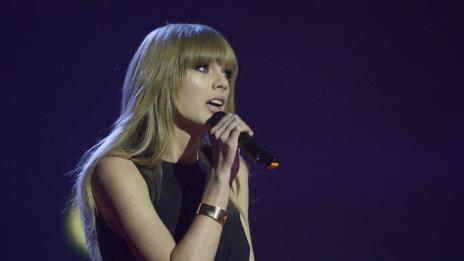 Тейлър Суифт излиза с Ед Шийрън